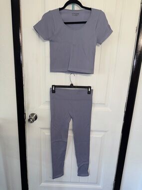 NWOT Active Basic Lavender Ribbed Short Sleeve Crop Top & Leggings Set